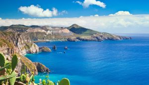 Private yachting in eolie islands