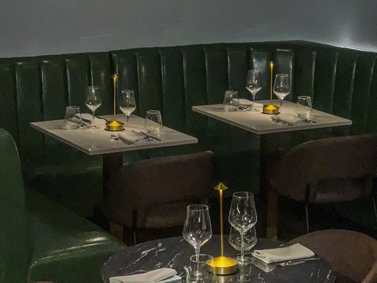 Intimate romantic restaurant in New York